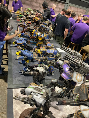 WeeMen на прогулке клуба владельцев Титанов в Warhammer World - событие Rally Point Games и MINDs - 4 октября 2025